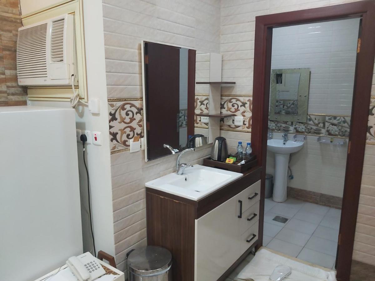 Popular attractions Area Nearby Property